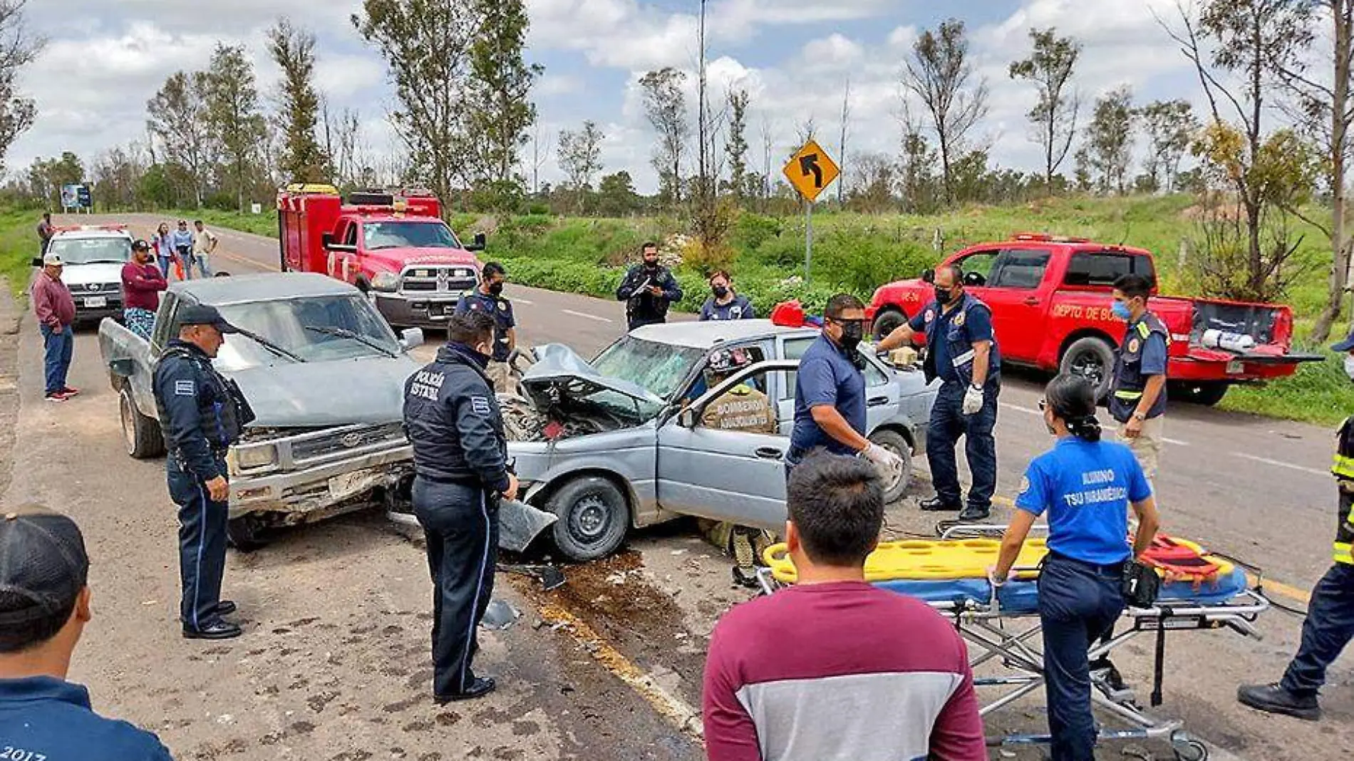 servicios de emergencia en choque